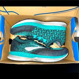 Brooks Bedlam size 6